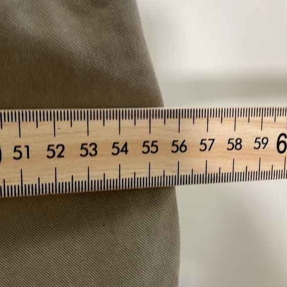 Ralph Lauren - Classic 6" Khaki Shorts - Brown - 32 - Picture 10 of 15